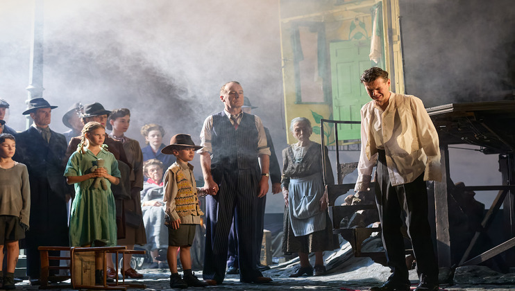 An Inspector Calls 2022_ Photo by Mark Douet