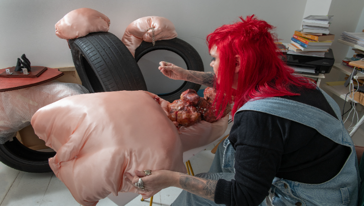 Artist Corrina Eastwood in her studio © London Museum