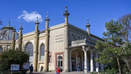 Exterior shot of the impressive Brighton Museum and Art Gallery on a sunny day.